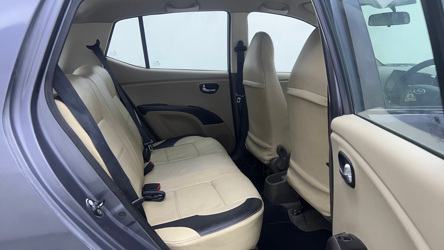 Used 2014 Hyundai i10 Sportz 1.1 iRDE2 Petrol Manual interior RIGHT SIDE REAR DOOR CABIN VIEW