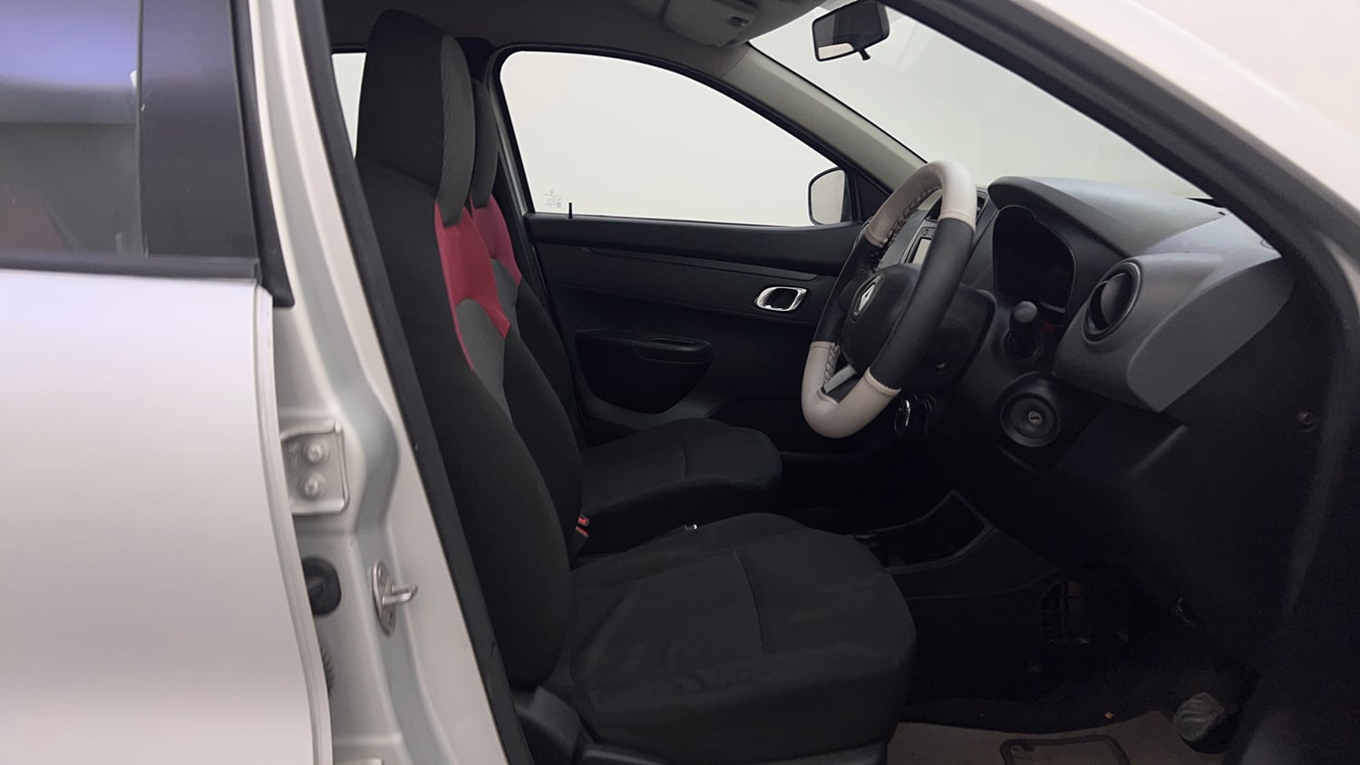 Used 2018 Renault Kwid 1.0 RXT AMT Petrol Automatic interior RIGHT SIDE FRONT DOOR CABIN VIEW