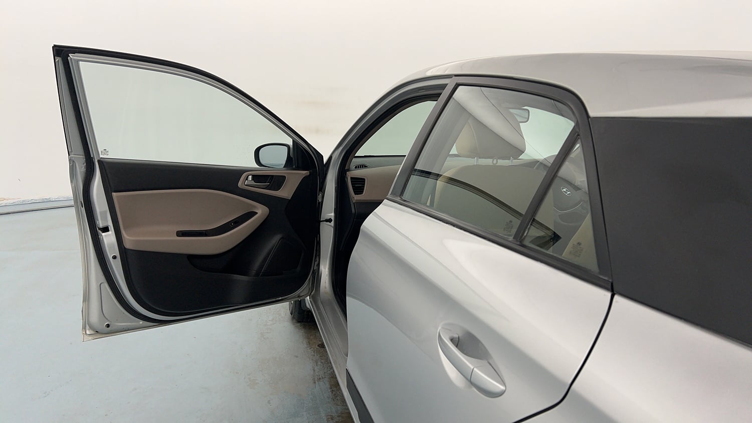Used 2015 Hyundai Elite i20 Sportz 1.2 Petrol Manual interior LEFT FRONT DOOR OPEN VIEW
