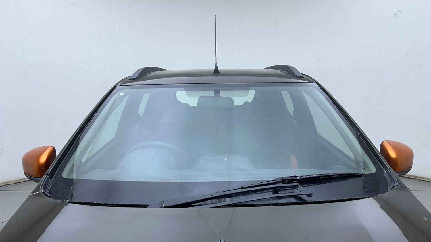 Used 2019 Renault Kwid CLIMBER 1.0 Petrol Manual exterior FRONT WINDSHIELD VIEW