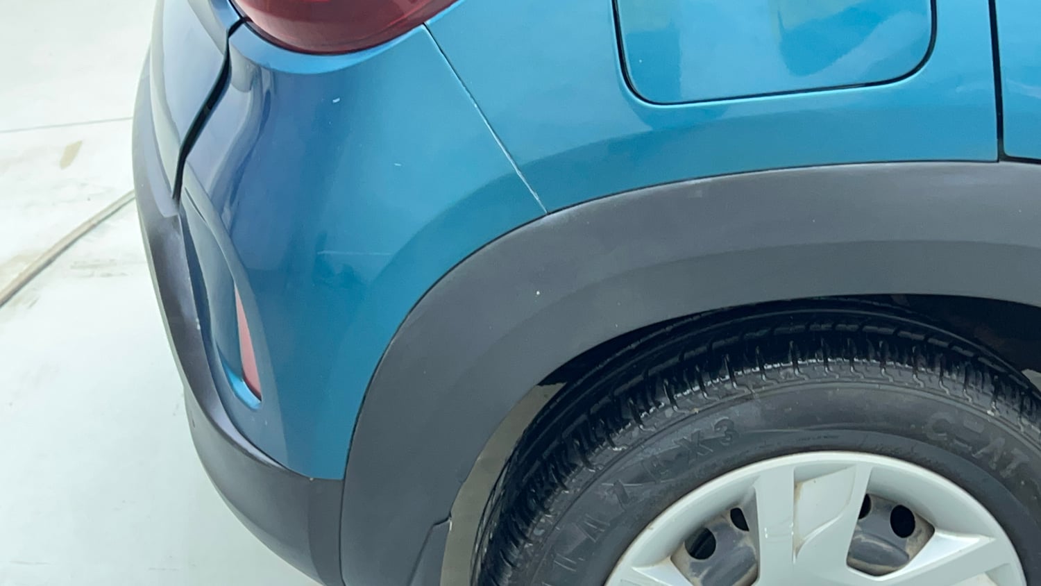 Used 2021 Renault Kwid RXT 1.0 Opt Petrol Manual dents MINOR SCRATCH