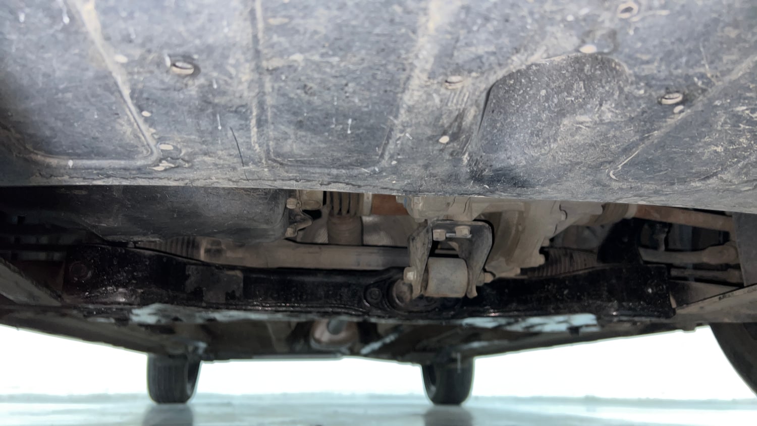 Used 2020 Hyundai i20 Sportz 1.2 MT Petrol Manual extra FRONT LEFT UNDERBODY VIEW