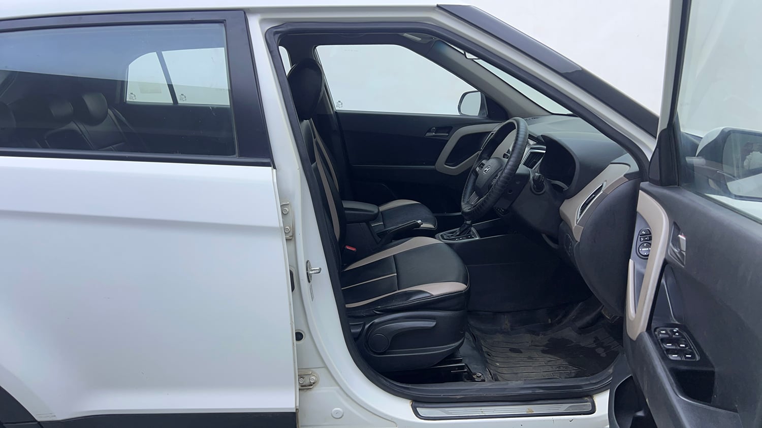 Used 2016 Hyundai Creta 1.6 SX Plus AT Petrol Petrol Automatic interior RIGHT SIDE FRONT DOOR CABIN VIEW