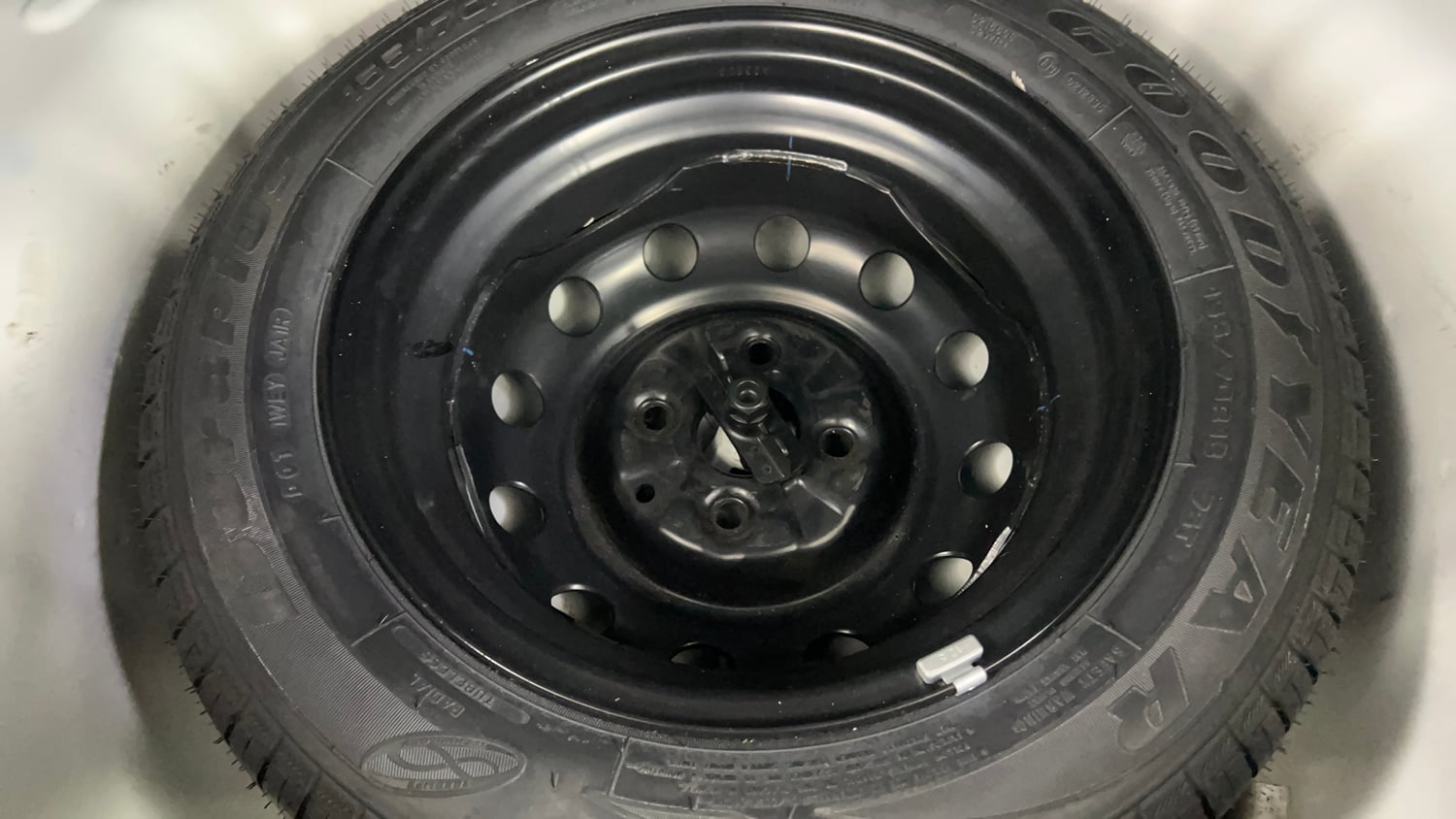 Used 2016 Hyundai Eon 1.0 Kappa Magna + (O) Petrol Manual tyres SPARE TYRE VIEW
