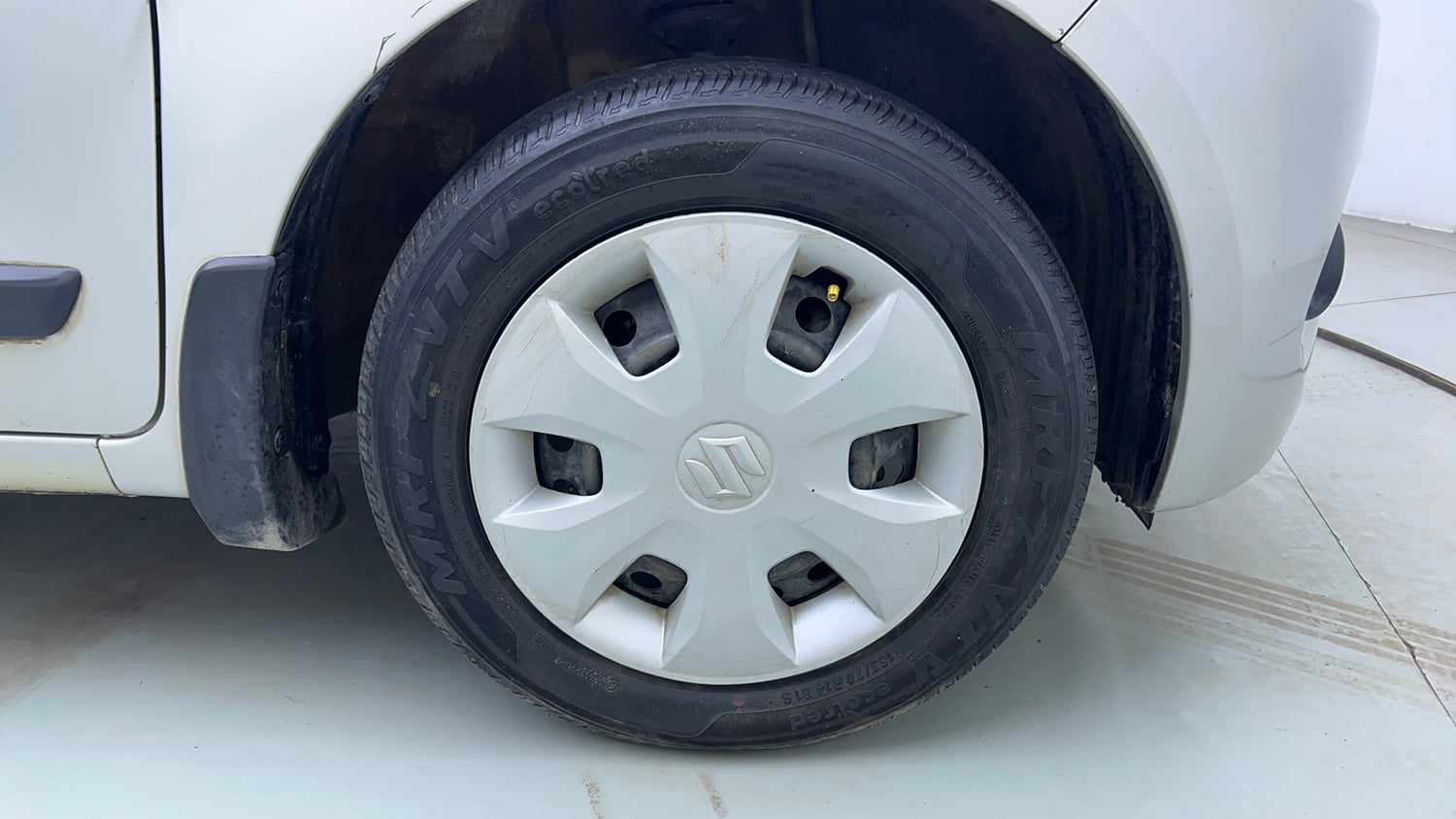 Used 2022 Maruti Suzuki Wagon R VXI 1.0 CNG Cng Manual tyres RIGHT FRONT TYRE RIM VIEW