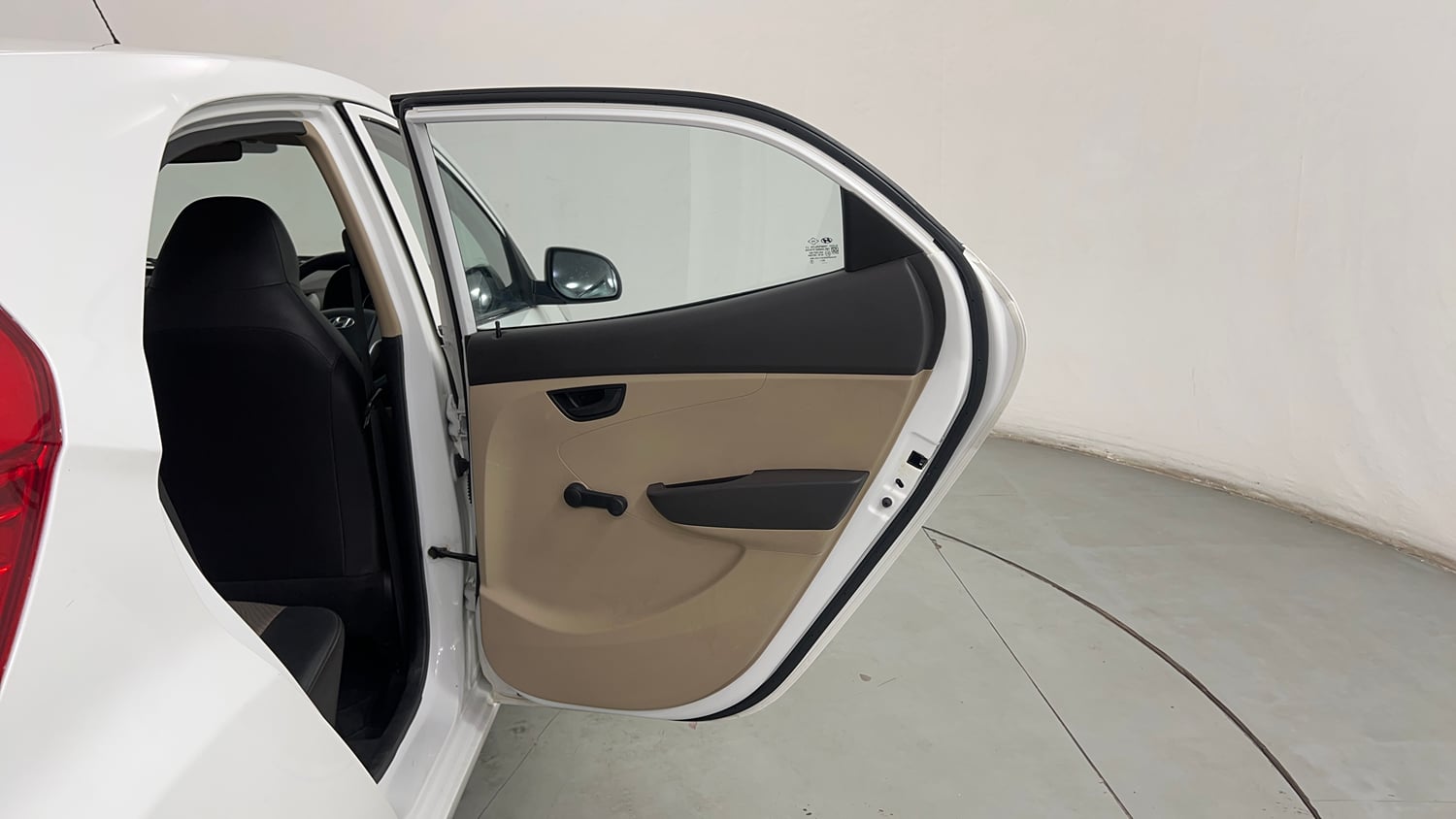 Used 2016 Hyundai Eon 1.0 Kappa Magna + (O) Petrol Manual interior RIGHT REAR DOOR OPEN VIEW