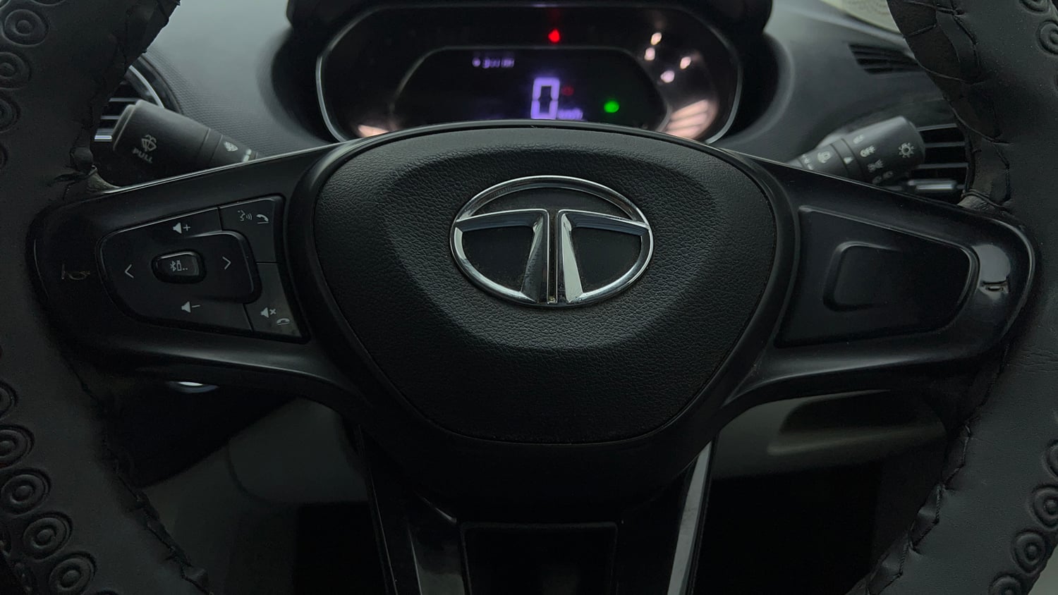Used 2022 Tata Tigor XZ Plus CNG Cng Manual top_features Airbags
