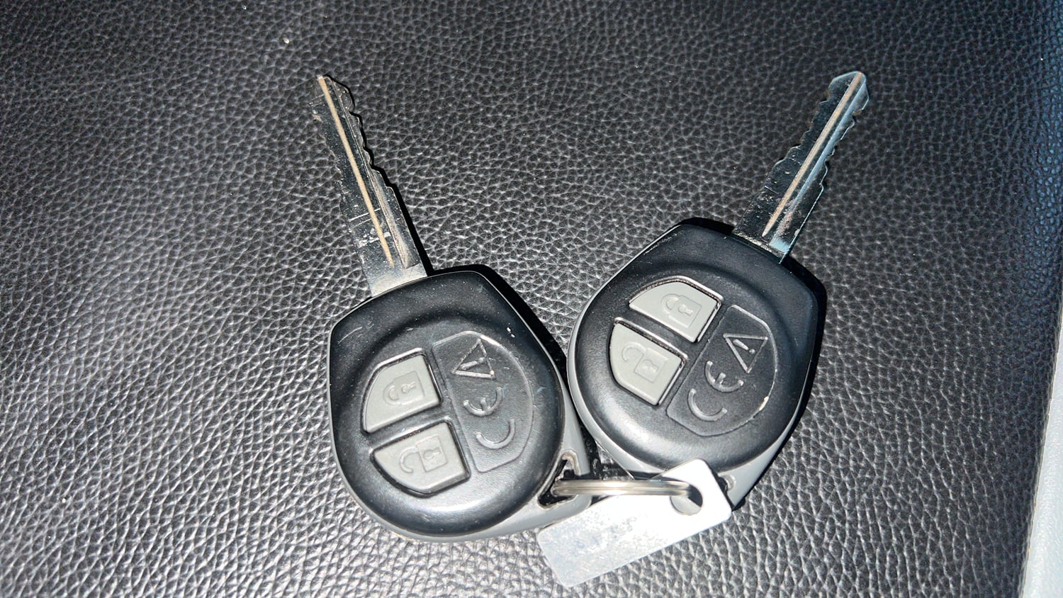 Used 2023 Maruti Suzuki Swift VXi Petrol Manual extra CAR KEY VIEW