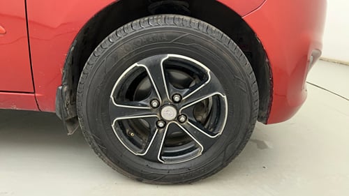 Used 2013 Hyundai i10 Sportz 1.2 AT Kappa2 Petrol Automatic tyres RIGHT FRONT TYRE RIM VIEW