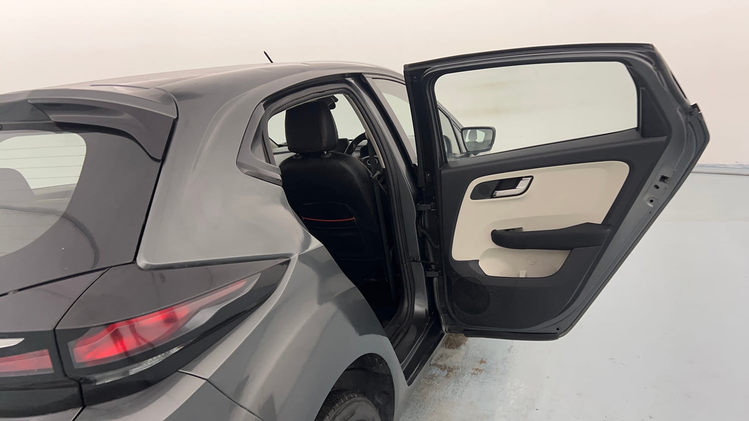 Used 2022 Tata Altroz XZ Petrol Petrol Manual interior RIGHT REAR DOOR OPEN VIEW