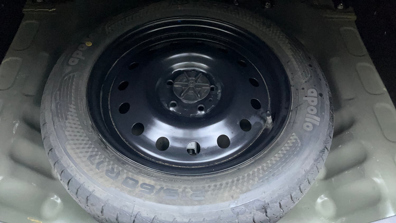 Used 2023 Maruti Suzuki Grand Vitara Alpha Smart Hybrid AT Petrol Automatic tyres SPARE TYRE VIEW