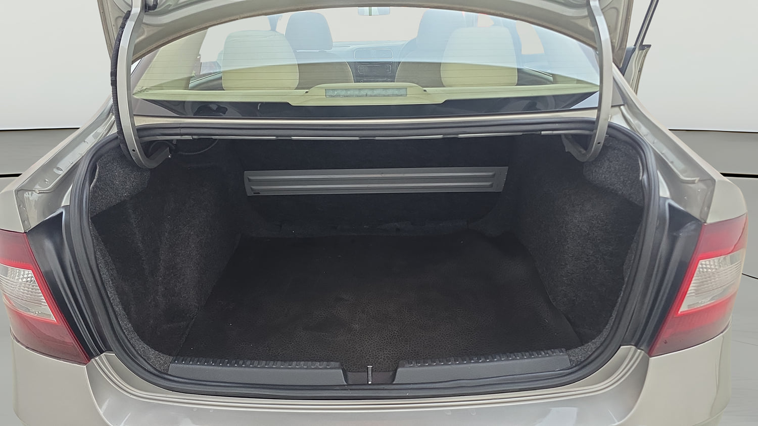 Used 2019 Skoda Rapid Ambition 1.5 TDI Diesel Manual interior DICKY INSIDE VIEW