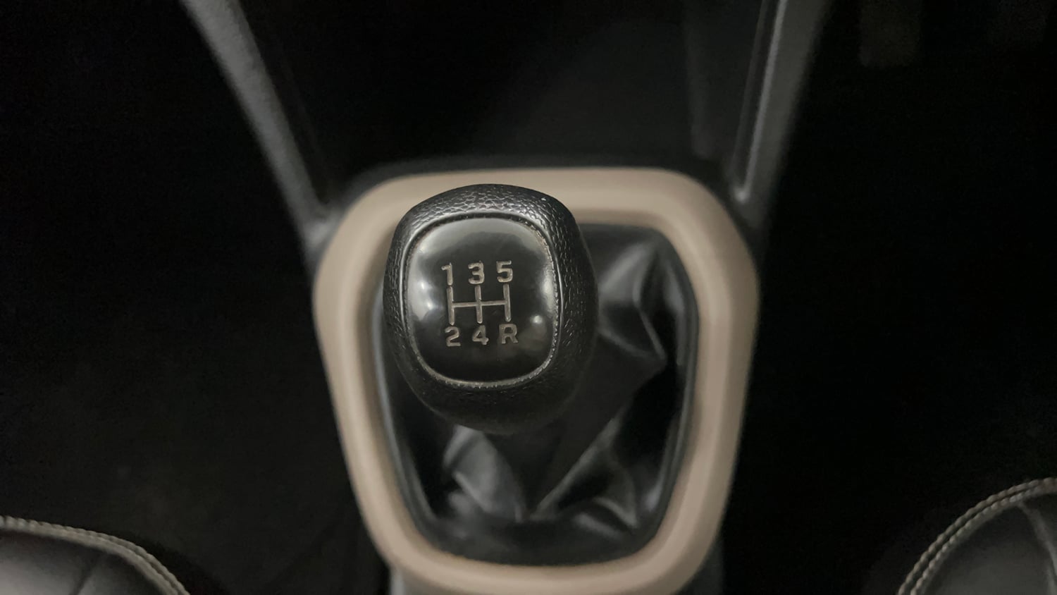 Used 2016 Hyundai Grand i10 Magna 1.2 Kappa VTVT CNG (outside fitted) Cng Manual interior GEAR  KNOB VIEW