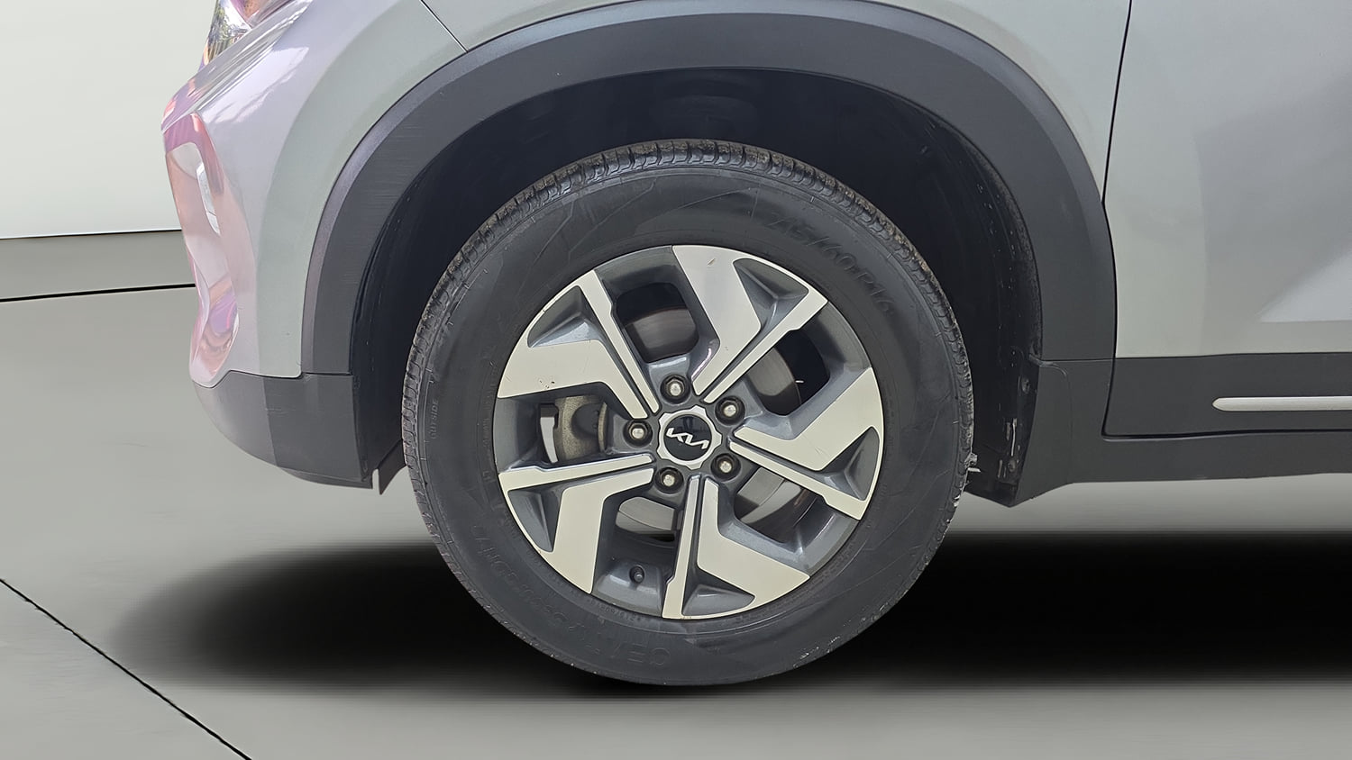 Used 2022 Kia Sonet HTX 1.5 Diesel Manual tyres LEFT FRONT TYRE RIM VIEW