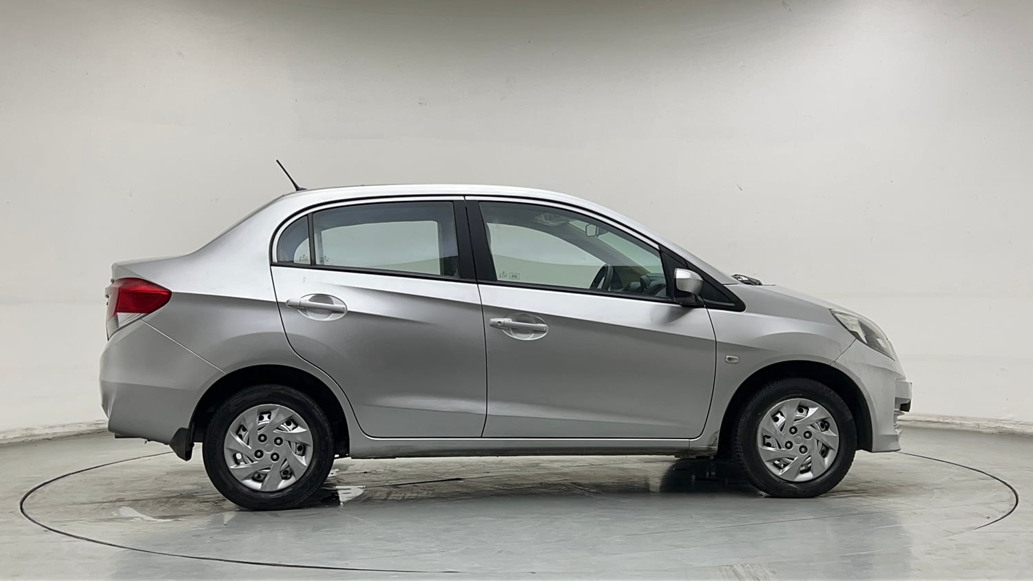 Used 2014 Honda Amaze 1.2 EX i-VTEC Petrol Manual exterior RIGHT SIDE VIEW