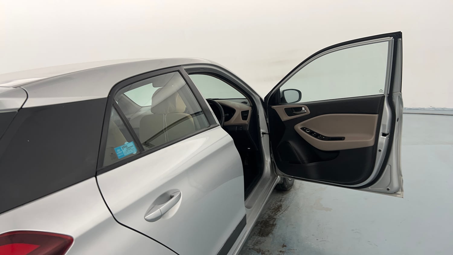 Used 2015 Hyundai Elite i20 Sportz 1.2 Petrol Manual interior RIGHT FRONT DOOR OPEN VIEW