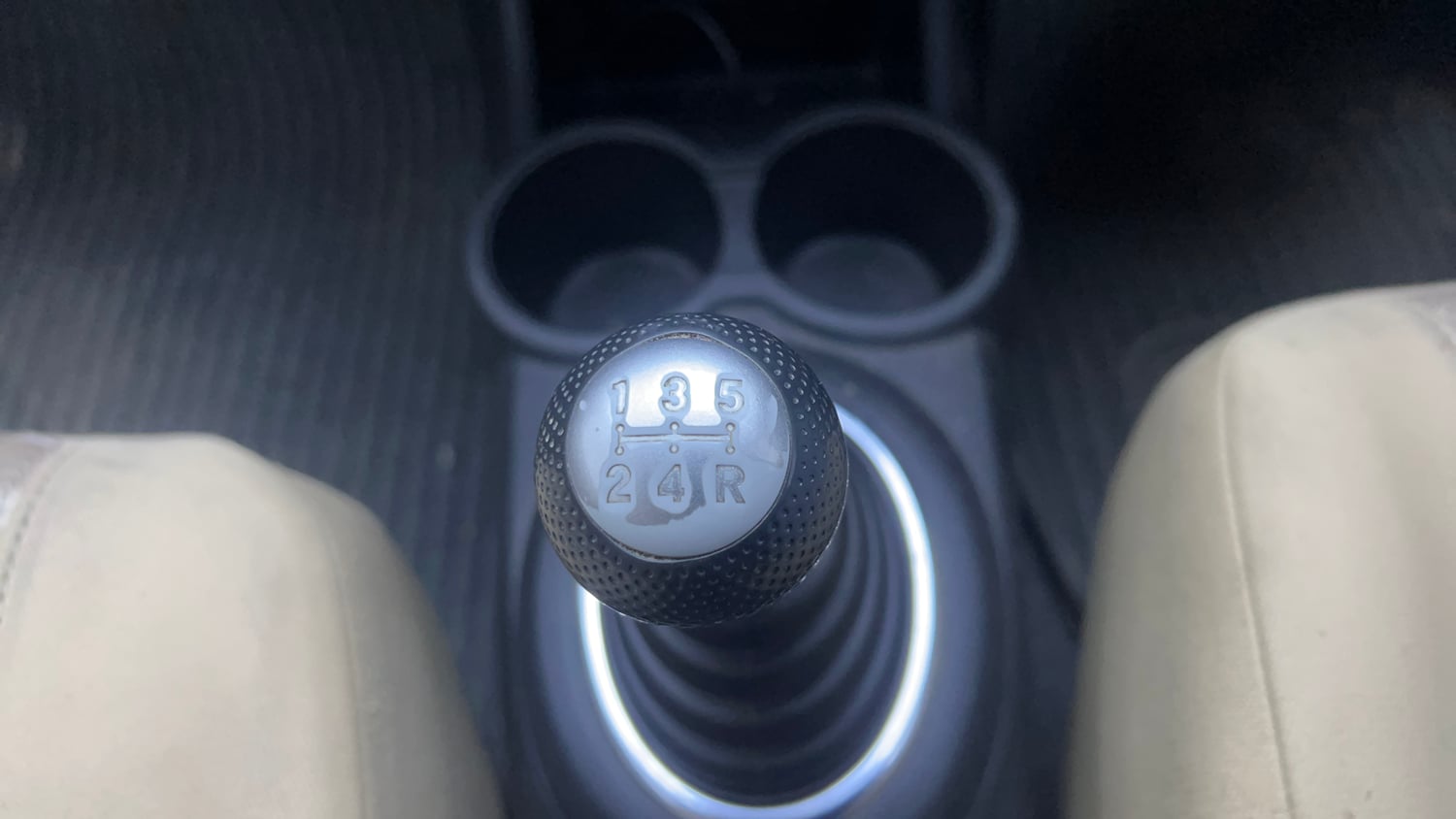 Used 2013 Honda Brio S MT Petrol Manual interior GEAR  KNOB VIEW