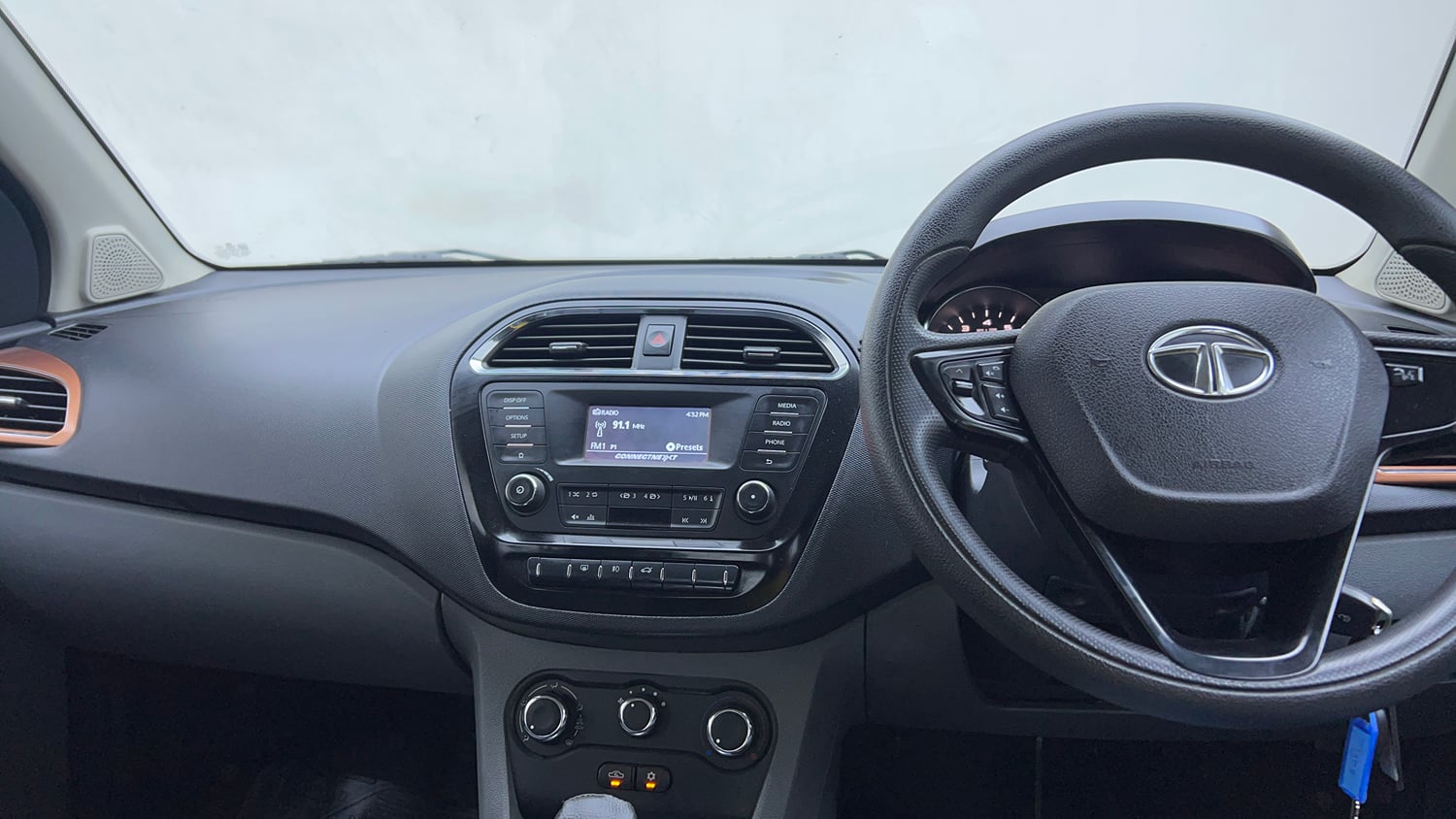 Used 2018 Tata Tigor Revotron XZA Petrol Automatic interior MUSIC SYSTEM & AC CONTROL VIEW