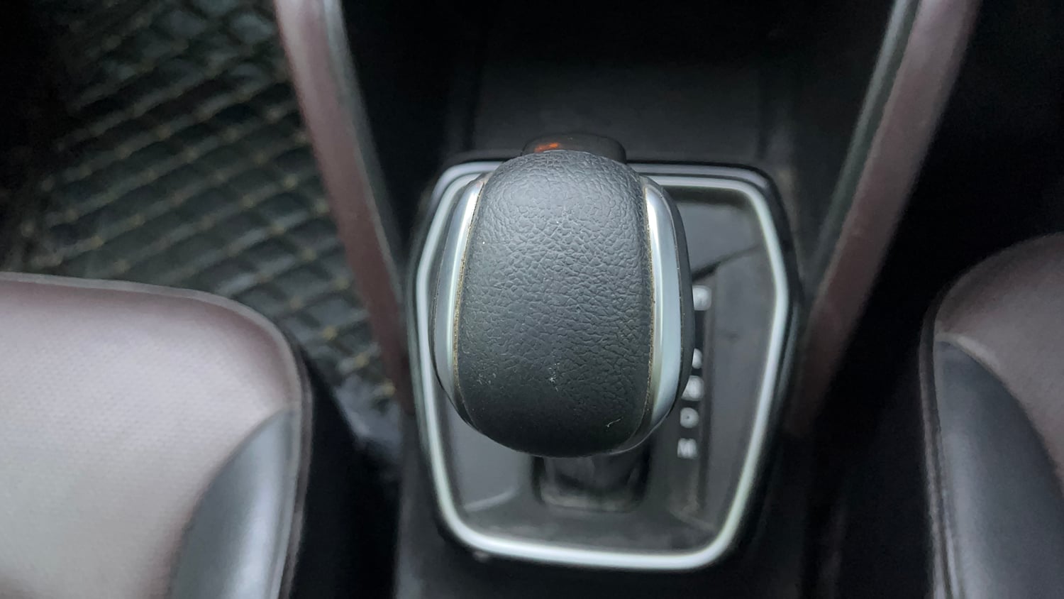 Used 2023 Maruti Suzuki Grand Vitara Alpha Smart Hybrid AT Petrol Automatic interior GEAR  KNOB VIEW