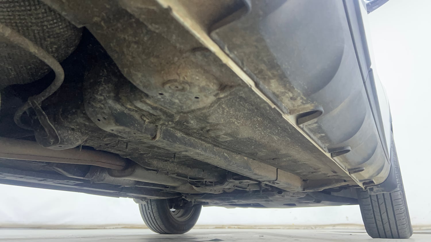 Used 2025 Hyundai Venue SX (O) 1.0 Turbo DCT Petrol Automatic extra REAR RIGHT UNDERBODY VIEW