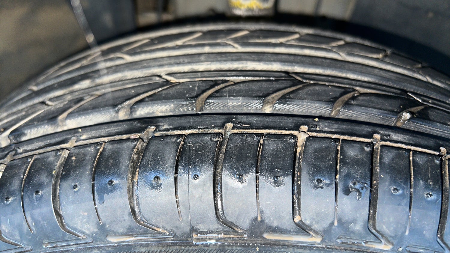 Used 2021 Renault Triber RXZ CNG (outside fitted) Cng Manual tyres RIGHT FRONT TYRE TREAD VIEW