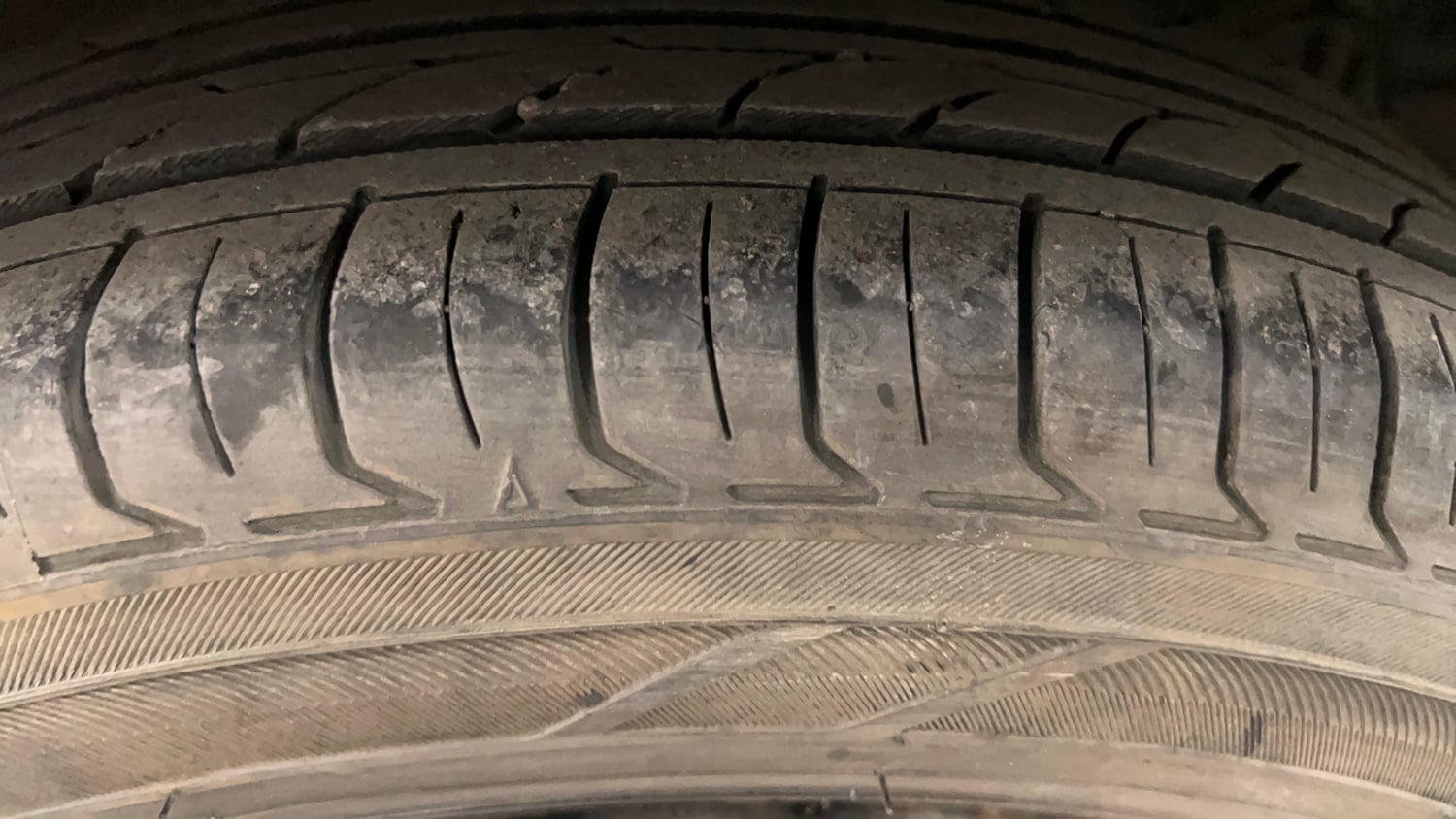 Used 2016 Hyundai Grand i10 Magna 1.2 Kappa VTVT CNG (outside fitted) Cng Manual tyres LEFT REAR TYRE TREAD VIEW