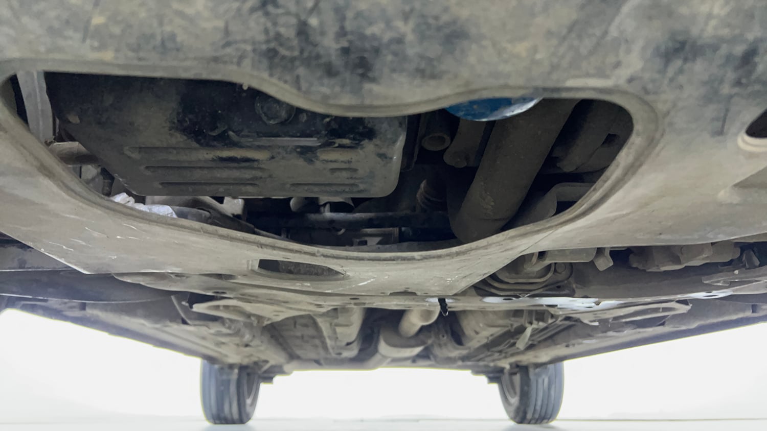 Used 2019 Hyundai Venue SX Plus 1.0 Turbo DCT Petrol Automatic extra FRONT LEFT UNDERBODY VIEW