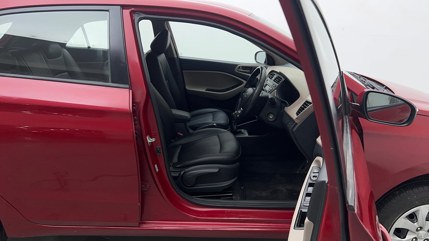 Used 2017 Hyundai Elite i20 Sportz 1.2 Petrol Manual interior RIGHT SIDE FRONT DOOR CABIN VIEW