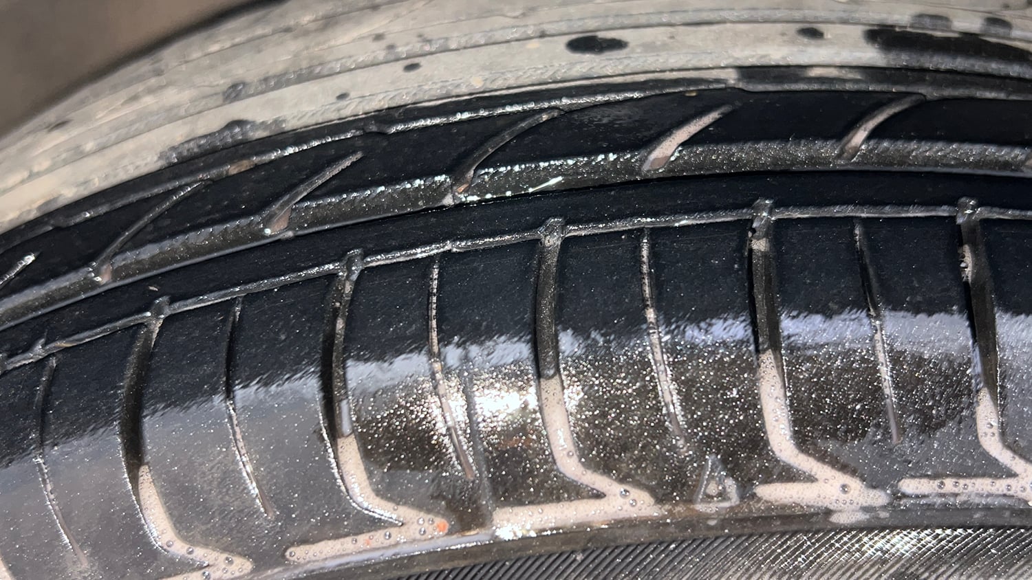 Used 2017 Maruti Suzuki Celerio VXi Petrol Manual tyres LEFT FRONT TYRE TREAD VIEW