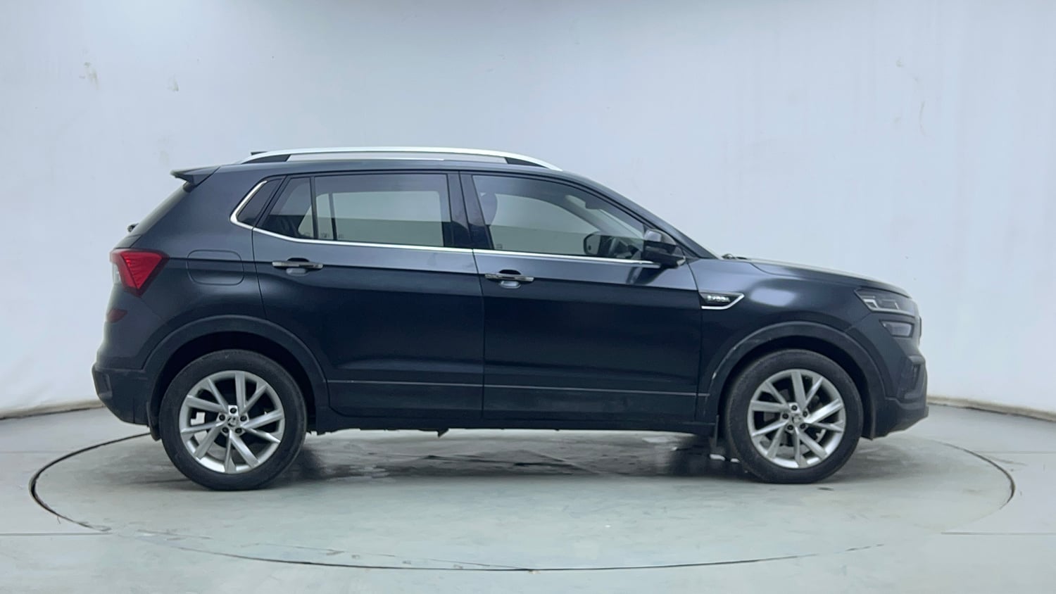 Used 2024 Skoda Kushaq Style 1.0L TSI MT Petrol Manual exterior RIGHT SIDE VIEW