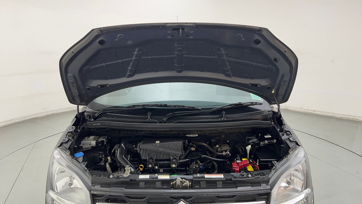 Used 2025 Maruti Suzuki Wagon R VXI 1.0 CNG Cng Manual engine ENGINE & BONNET OPEN FRONT VIEW