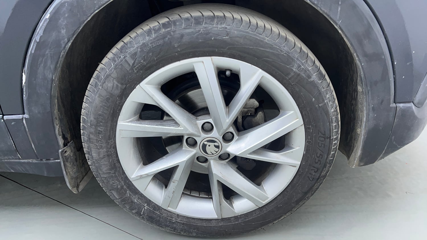 Used 2024 Skoda Kushaq Style 1.0L TSI MT Petrol Manual tyres RIGHT FRONT TYRE RIM VIEW