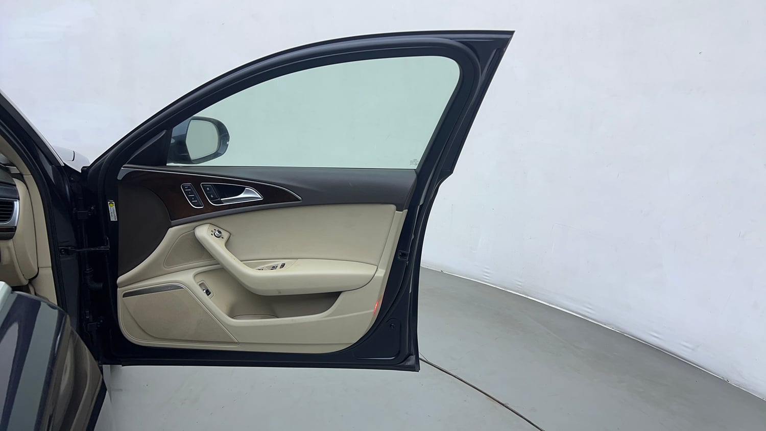 Used 2017 Audi A6 35 TFSI Petrol Automatic interior RIGHT FRONT DOOR OPEN VIEW