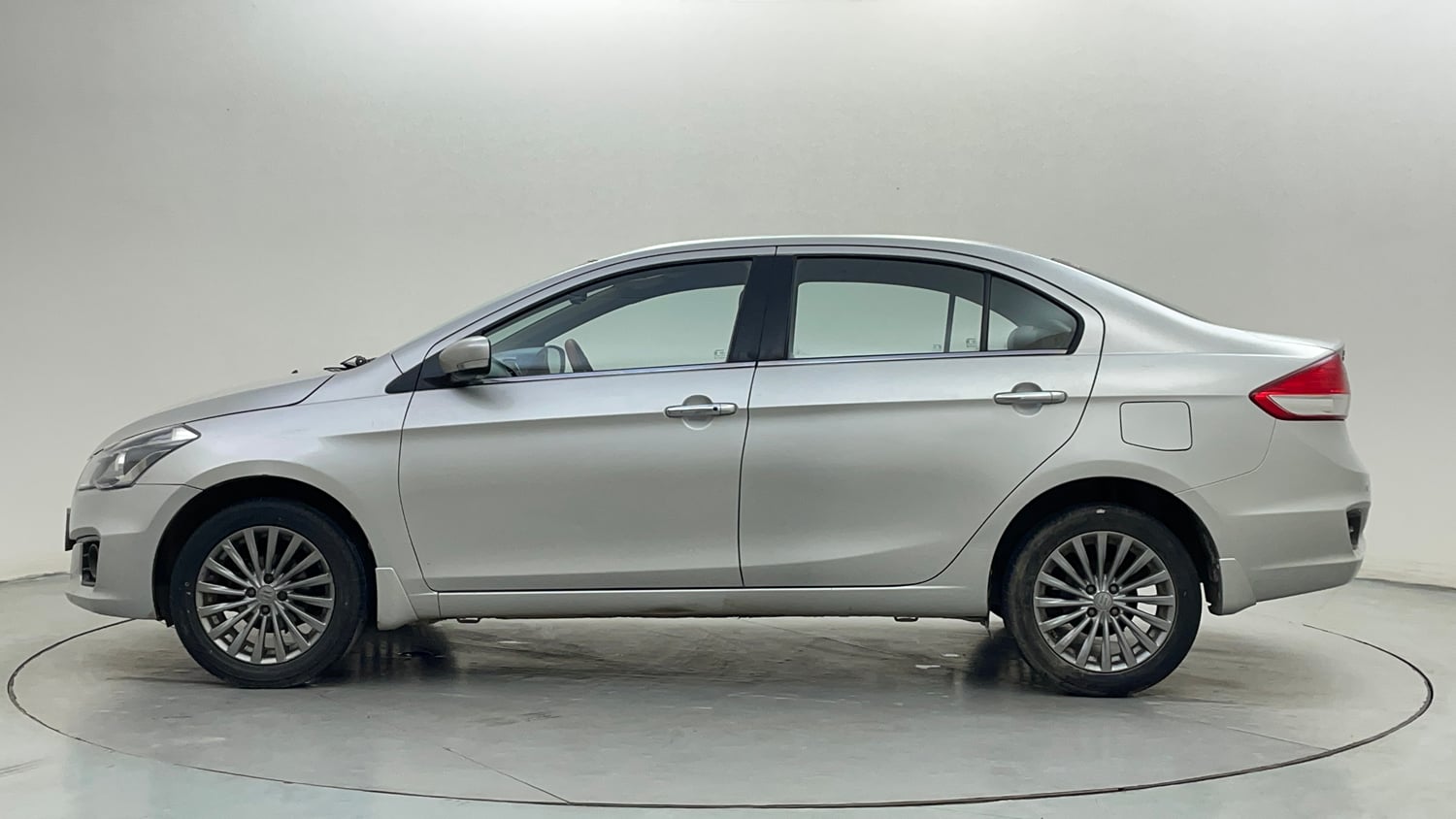 Used 2015 Maruti Suzuki Ciaz ZXI+ Petrol Manual exterior LEFT SIDE VIEW
