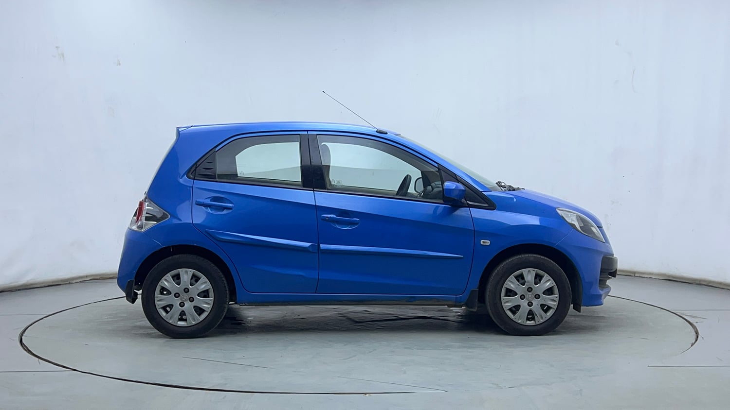 Used 2013 Honda Brio S MT Petrol Manual exterior RIGHT SIDE VIEW