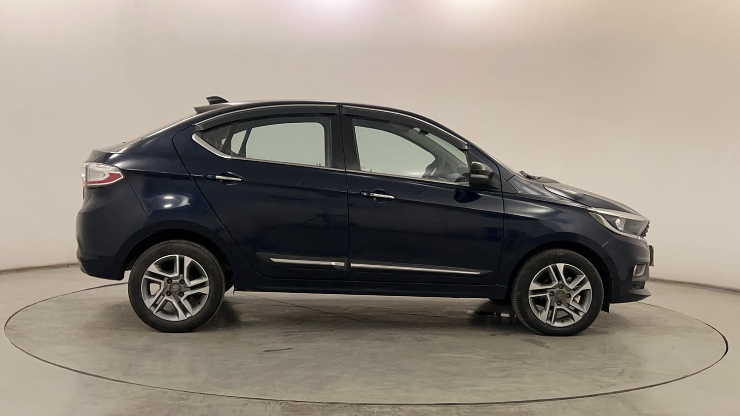Used 2022 Tata Tigor XZ Plus Petrol Manual exterior RIGHT SIDE VIEW