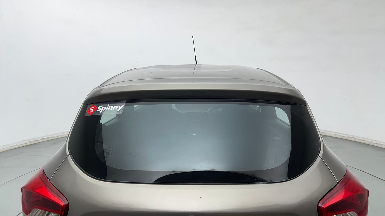 Used 2017 Renault Kwid 1.0 RXT Petrol Manual exterior BACK WINDSHIELD VIEW