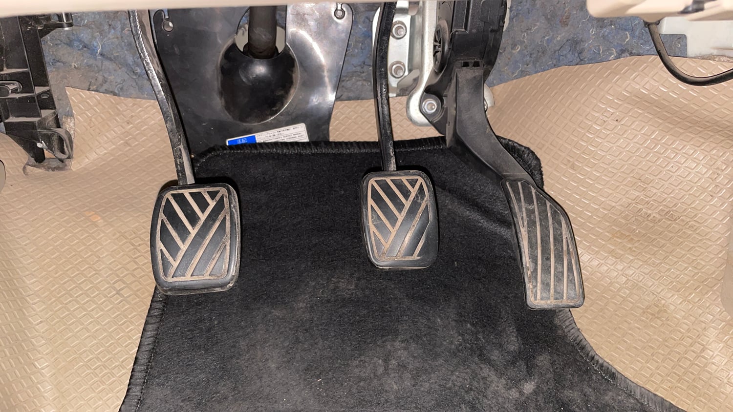 Used 2015 Maruti Suzuki Ciaz ZXI+ Petrol Manual interior PEDALS VIEW