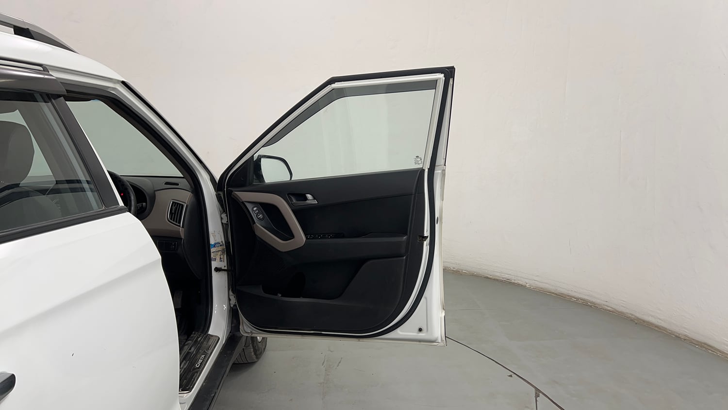 Used 2015 Hyundai Creta 1.6 SX Plus AT Diesel Automatic interior RIGHT FRONT DOOR OPEN VIEW