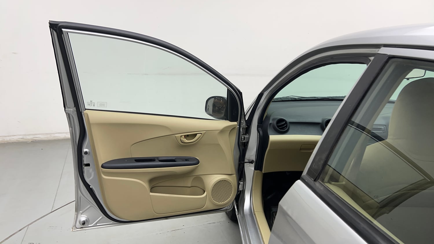 Used 2014 Honda Amaze 1.2 EX i-VTEC Petrol Manual interior LEFT FRONT DOOR OPEN VIEW