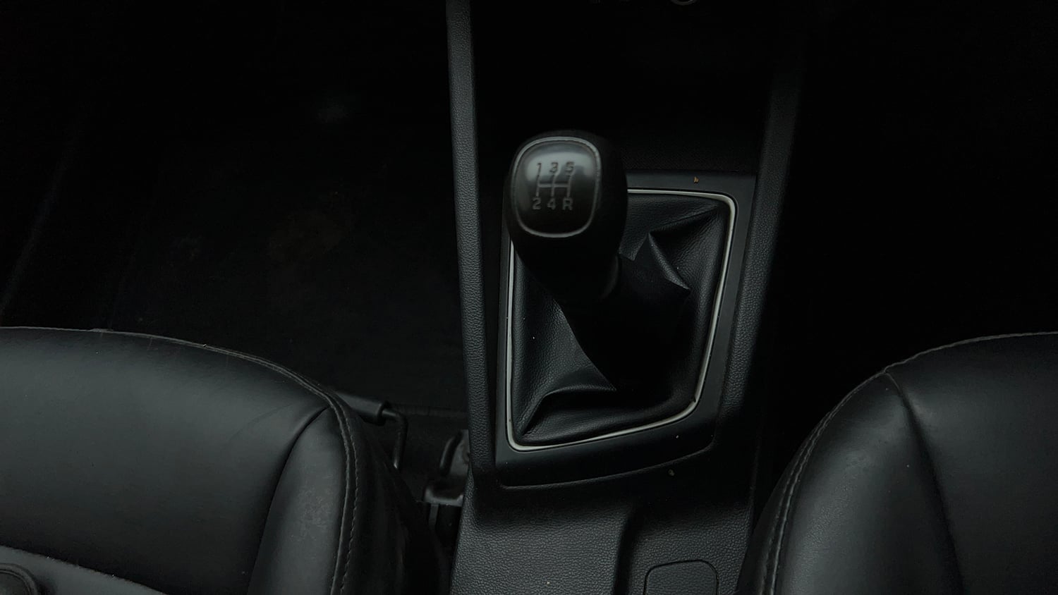 Used 2017 Hyundai Elite i20 Sportz 1.2 Petrol Manual interior GEAR  KNOB VIEW
