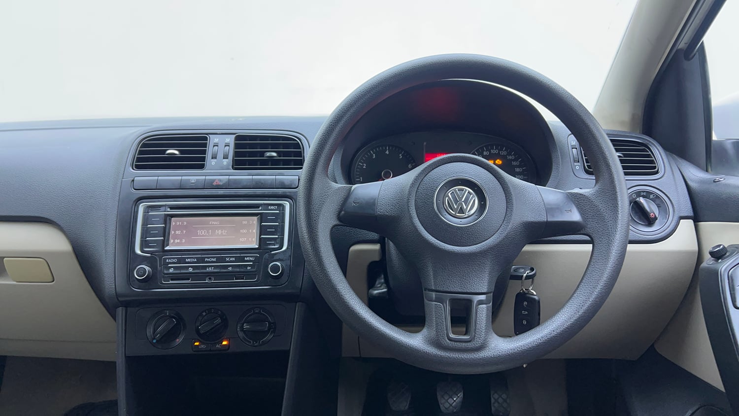 Used 2013 Volkswagen Polo Comfortline 1.2L (P) Petrol Manual interior STEERING VIEW