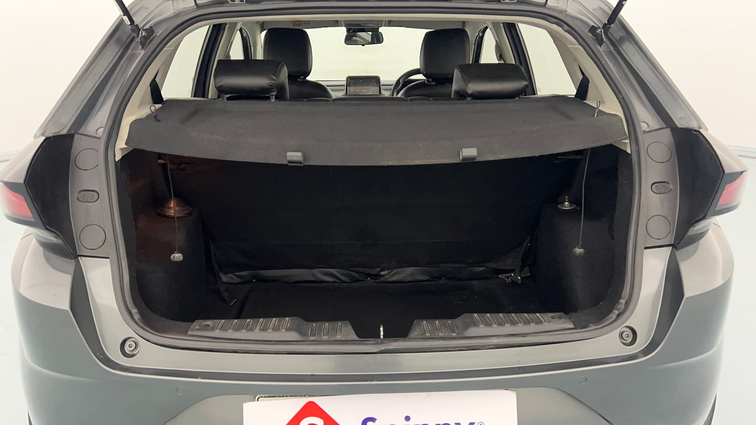 Used 2022 Tata Altroz XZ Petrol Petrol Manual interior DICKY INSIDE VIEW