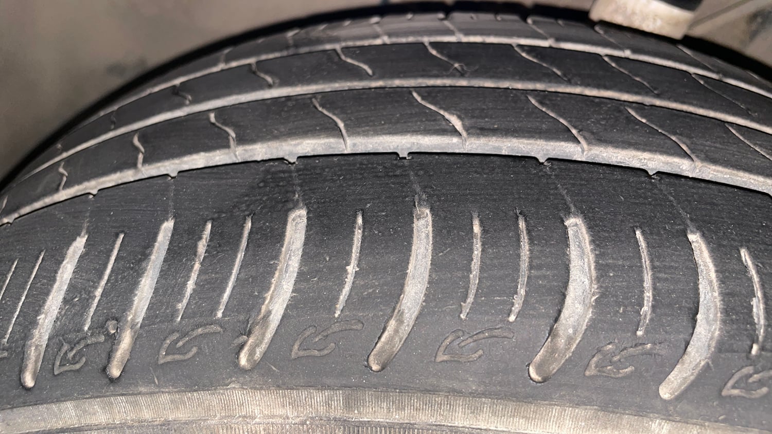 Used 2022 Tata Altroz XZ Petrol Petrol Manual tyres LEFT FRONT TYRE TREAD VIEW