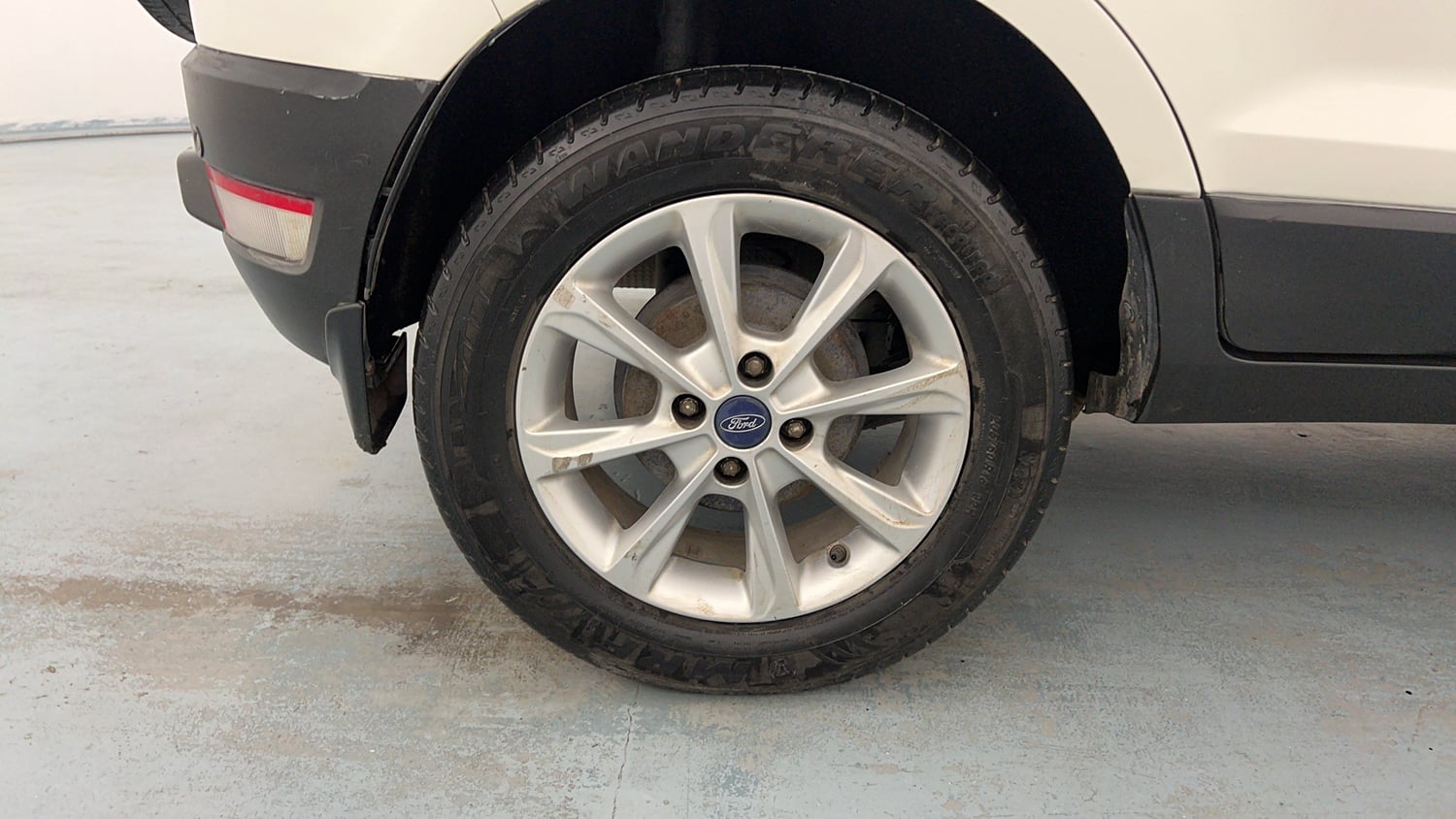 Used 2018 Ford EcoSport Titanium 1.5L TDCi Diesel Manual tyres RIGHT REAR TYRE RIM VIEW