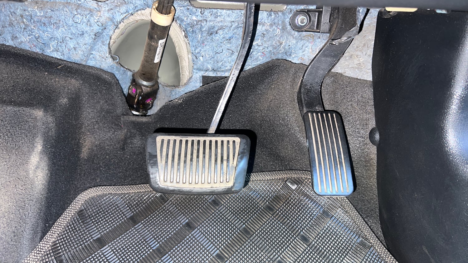 Used 2021 Hyundai Alcazar Platinum (O) 6 STR 2.0 Petrol AT Petrol Automatic interior PEDALS VIEW