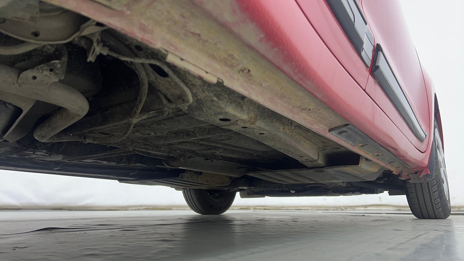 Used 2023 Maruti Suzuki Swift VXi Petrol Manual extra REAR RIGHT UNDERBODY VIEW