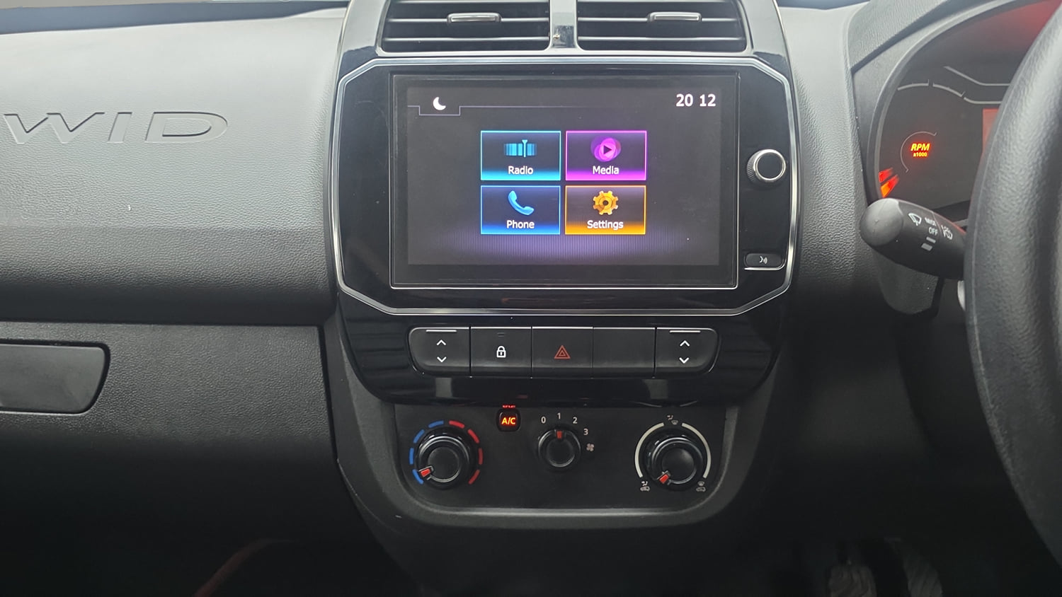 Used 2020 Renault Kwid Neotech RXL 1.0  AMT Petrol Automatic interior MUSIC SYSTEM & AC CONTROL VIEW