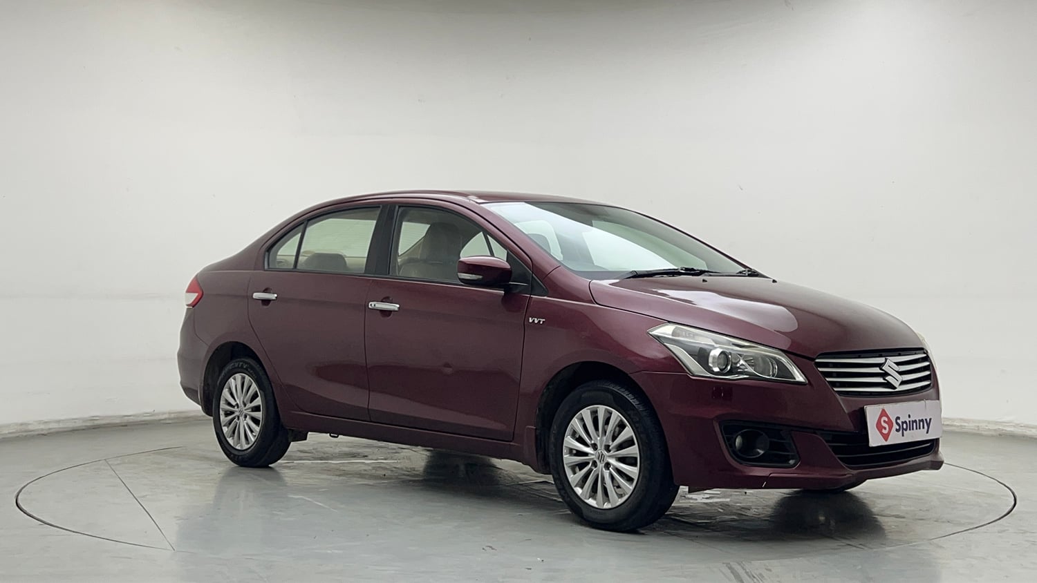 Used 2015 Maruti Suzuki Ciaz ZXi  AT Petrol Automatic exterior RIGHT FRONT CORNER VIEW