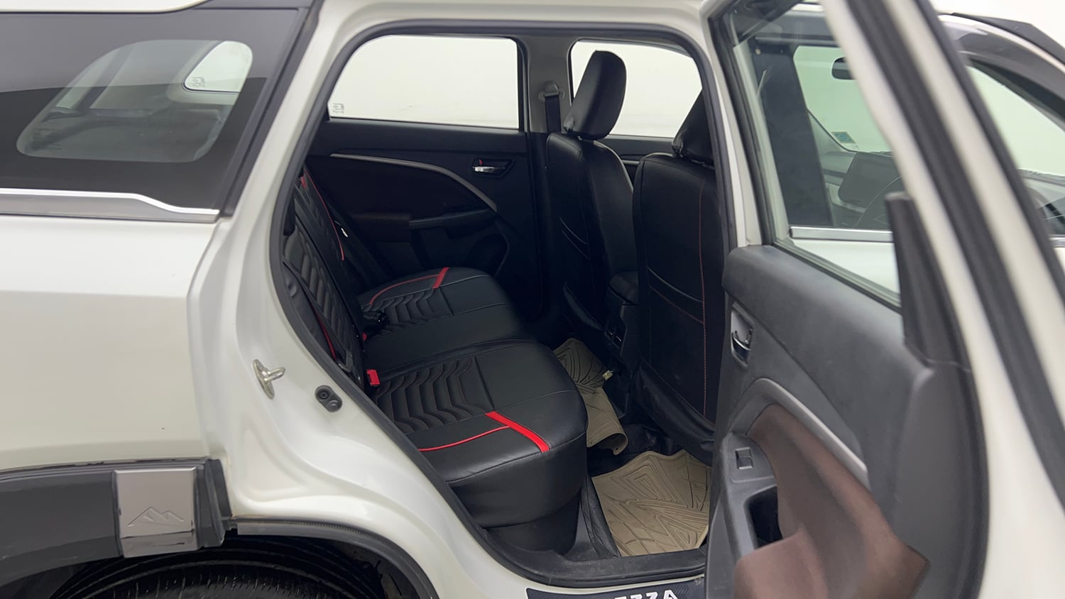 Used 2022 Maruti Suzuki Brezza ZXi Petrol Manual interior RIGHT SIDE REAR DOOR CABIN VIEW